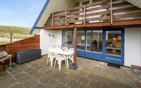 Eringisl - 50M from the Sea: Zwembad, Bergketen, Eco Hotel, Toevlucht, Landgoed, Vallei, Villa, Landscaping, Badplaats, Backyard