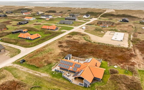 Doris - 150M from the Sea: Dak, Land Lot, Verblijf, Huis, Landelijk Gebied, Schuur, Siding, Garden Gebouwen, Blokhut, Hut