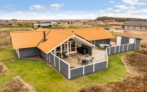 Doris - 150M from the Sea: Dak, Land Lot, Verblijf, Huis, Landelijk Gebied, Schuur, Siding, Garden Gebouwen, Blokhut, Hut