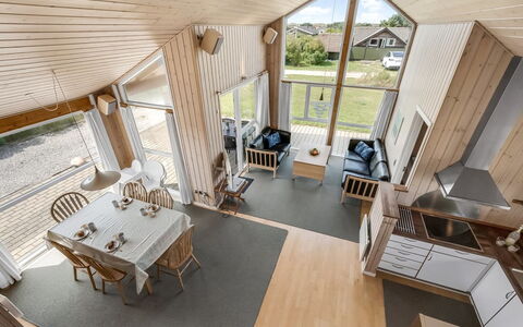 Cristine - 400M from the Sea: Dak, Huis, Huis, Verblijf, Siding, Landgoed, Oprit, Garden Gebouwen, Werf, Schuur