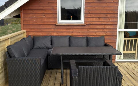 Cristine - 400M from the Sea: Dak, Huis, Huis, Verblijf, Siding, Landgoed, Oprit, Garden Gebouwen, Werf, Schuur