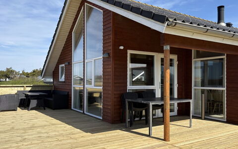 Cristine - 400M from the Sea: Dak, Huis, Huis, Verblijf, Siding, Landgoed, Oprit, Garden Gebouwen, Werf, Schuur