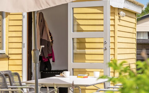 Suki - 650M from the Sea: Hout, Dak, Architectuur, Huis, Huis, Verblijf, Siding, Hardwood, Helling, Landgoed