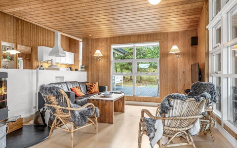 Hereth - 700M from the Sea: Hout, Flooring, Meubilair, Interieur Ontwerp, Plafond, Huis, Verdieping, Woonkamer, Houten Vloer, Huis