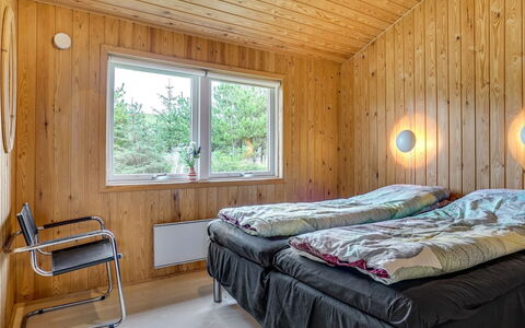 Hereth - 700M from the Sea: Hout, Slaapkamer, Plafond, Huis, Bedding, Bed, Freezing, Laken, Bed Frame, Beits