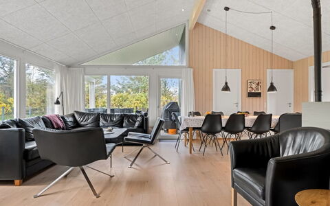 Franke - 1.1Km from the Sea: Plafond, Flooring, Interieur Ontwerp, Verdieping, Samengesteld Materiaal, Meubilair, Toevlucht, Hotel, Ontwerp, Daylighting
