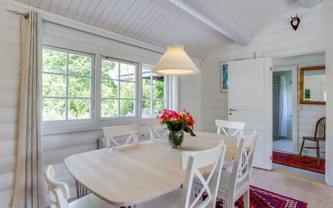 Ottil - 1Km from the Sea: Hout, Huis, Verblijf, Huis, Dak, Landelijk Gebied, Siding, Blokhut, Garden Gebouwen, Hardwood