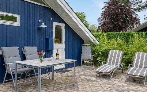 Begitta - 350M from the Sea: Hout, Dak, Architectuur, Huis, Huis, Verblijf, Siding, Hardwood, Helling, Landgoed