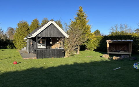 Annegret - 250M from the Sea: Gras, Huis, Dak, Huis, Verblijf, Struik, Land Lot, Landelijk Gebied, Boerderij, Groundcover