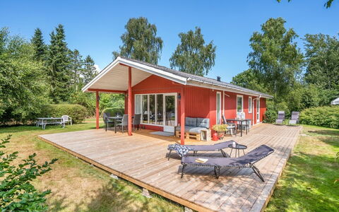 Mile - 260M from the Sea: Huis, Huis, Deur, Dak, Verblijf, Landgoed, Tuin, Schaduw, Siding, Werf