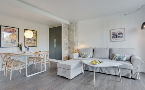 Odeta - 100M from the Sea: Huis, Dak, Huis, Verblijf, Schuur, Garden Gebouwen, Siding, Werf, Blokhut, Hut