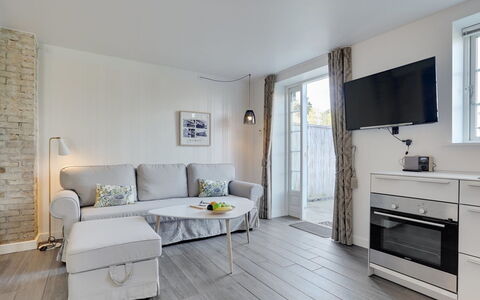 Odeta - 100M from the Sea: Huis, Dak, Huis, Verblijf, Schuur, Garden Gebouwen, Siding, Werf, Blokhut, Hut