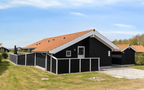 Swanhild - 900M from the Sea: Hout, Huis, Verblijf, Huis, Dak, Landelijk Gebied, Siding, Blokhut, Garden Gebouwen, Hardwood