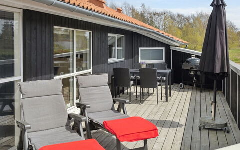 Swanhild - 900M from the Sea: Hout, Huis, Verblijf, Huis, Dak, Landelijk Gebied, Siding, Blokhut, Garden Gebouwen, Hardwood