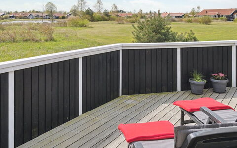 Swanhild - 900M from the Sea: Hout, Huis, Verblijf, Huis, Dak, Landelijk Gebied, Siding, Blokhut, Garden Gebouwen, Hardwood