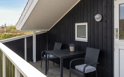 Swanhild - 900M from the Sea: Hout, Huis, Verblijf, Huis, Dak, Landelijk Gebied, Siding, Blokhut, Garden Gebouwen, Hardwood
