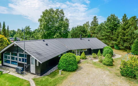 Joakim - 350M from the Sea: Zwembad, Buitenmeubels, Meubilair, Toevlucht, Flagstone, Eco Hotel, Schaduw, Stoel, Vrije Tijd, Landgoed