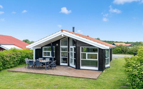 Birtir - 1.2Km from the Sea: Gras, Huis, Dak, Huis, Verblijf, Struik, Land Lot, Landelijk Gebied, Boerderij, Groundcover