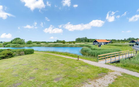 Birtir - 1.2Km from the Sea: Gras, Huis, Dak, Huis, Verblijf, Struik, Land Lot, Landelijk Gebied, Boerderij, Groundcover