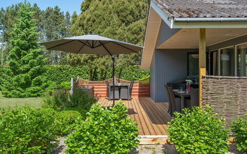 Filippa - 900M from the Sea: Hout, Huis, Verblijf, Huis, Dak, Landelijk Gebied, Siding, Blokhut, Garden Gebouwen, Hardwood