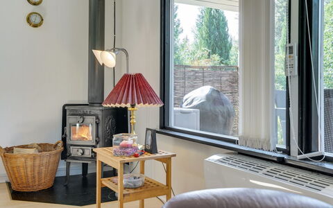 Filippa - 900M from the Sea: Hout, Huis, Verblijf, Huis, Dak, Landelijk Gebied, Siding, Blokhut, Garden Gebouwen, Hardwood