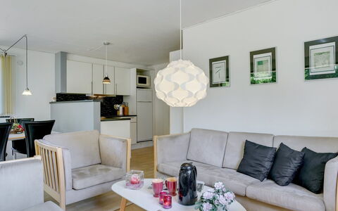 Filippa - 900M from the Sea: Hout, Huis, Verblijf, Huis, Dak, Landelijk Gebied, Siding, Blokhut, Garden Gebouwen, Hardwood