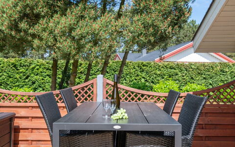 Filippa - 900M from the Sea: Hout, Huis, Verblijf, Huis, Dak, Landelijk Gebied, Siding, Blokhut, Garden Gebouwen, Hardwood