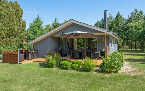 Filippa - 900M from the Sea: Hout, Huis, Verblijf, Huis, Dak, Landelijk Gebied, Siding, Blokhut, Garden Gebouwen, Hardwood