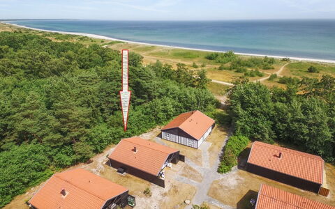 Bergit - 55M from the Sea: Hout, Dak, Huis, Huis, Architectuur, Siding, Land Lot, Verblijf, Schuur, Garden Gebouwen