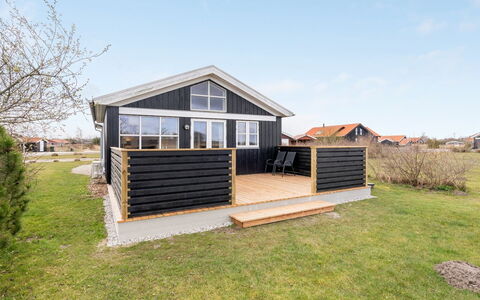 Evin - 800M from the Sea: Huis, Huis, Deur, Dak, Verblijf, Landgoed, Tuin, Schaduw, Siding, Werf