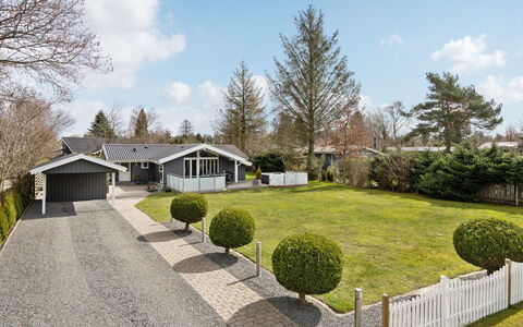 Justiina - 800M from the Sea: Hout, Huis, Verblijf, Huis, Dak, Landelijk Gebied, Siding, Blokhut, Garden Gebouwen, Hardwood