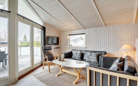 Justiina - 800M from the Sea: Hout, Huis, Verblijf, Huis, Dak, Landelijk Gebied, Siding, Blokhut, Garden Gebouwen, Hardwood