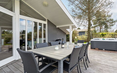 Justiina - 800M from the Sea: Hout, Huis, Verblijf, Huis, Dak, Landelijk Gebied, Siding, Blokhut, Garden Gebouwen, Hardwood