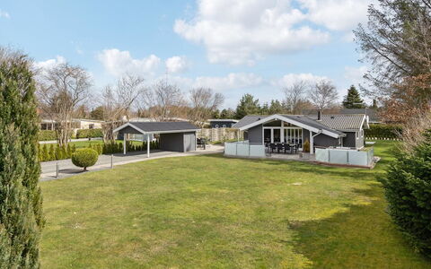 Justiina - 800M from the Sea: Hout, Huis, Verblijf, Huis, Dak, Landelijk Gebied, Siding, Blokhut, Garden Gebouwen, Hardwood