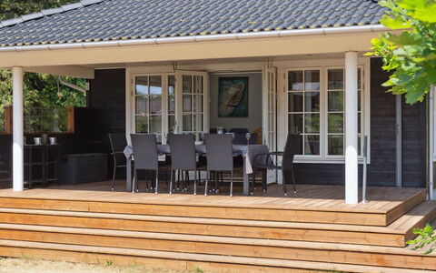 Auke - 100M from the Sea: Huis, Huis, Deur, Dak, Verblijf, Landgoed, Tuin, Schaduw, Siding, Werf