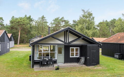 Julkil - 250M from the Sea: Dak, Huis, Huis, Verblijf, Siding, Landgoed, Oprit, Garden Gebouwen, Werf, Schuur