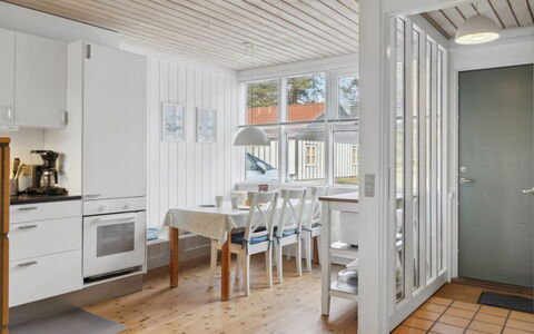 Julkil - 250M from the Sea: Dak, Huis, Huis, Verblijf, Siding, Landgoed, Oprit, Garden Gebouwen, Werf, Schuur