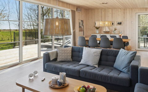 Engli - 90M from the Sea: Meubilair, Interieur Ontwerp, Flooring, Bankstel, Verdieping, Hout, Plafond, Woonkamer, Lichte Inrichting, Tafel