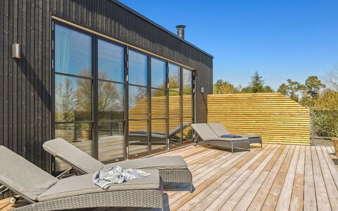 Engli - 90M from the Sea: Hout, Hardwood, Samengesteld Materiaal, Plank, Dek, Houten Vloer, Siding, Zwembad, Beits, Eco Hotel