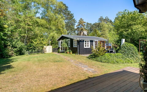Carly - 100M from the Sea: Gras, Huis, Dak, Huis, Verblijf, Struik, Land Lot, Landelijk Gebied, Boerderij, Groundcover