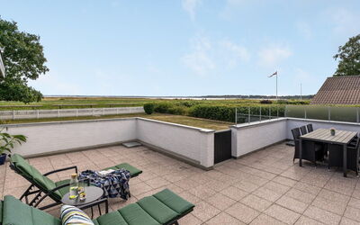 Mayla - 50M from the Sea