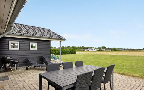 Finja - 500M from the Sea: Woongebied, Dak, Voorstad, Oprit, Landgoed, Schoorsteen