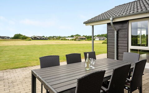Finja - 500M from the Sea: Woongebied, Dak, Voorstad, Oprit, Landgoed, Schoorsteen