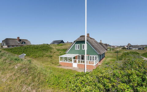 Mattias - 100M from the Sea: Gras, Grasland, Landschap, Ecoregio, Plain, Plantengemeenschap, Land Lot, Buitenmeubels, Prairie, Shrubland