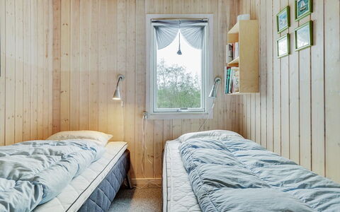 Patrice - 2Km from the Sea: Meubilair, Interieur Ontwerp, Stoel, Flooring, Tafel, Toevlucht, Verdieping, Plafond, Kamer, Eco Hotel