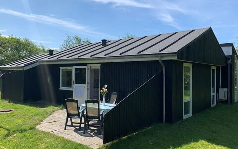 Patrice - 2Km from the Sea: Meubilair, Interieur Ontwerp, Stoel, Flooring, Tafel, Toevlucht, Verdieping, Plafond, Kamer, Eco Hotel