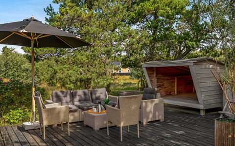 Julie - 1.5Km from the Sea: Hout, Buitenmeubels, Meubilair, Hardwood, Plank, Beits, Dek, Houten Vloer, Tuin, Bloempot