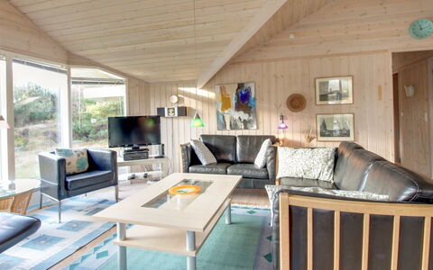 Klint - 1.7Km from the Sea: Dak, Huis, Land Lot, Huis, Verblijf, Landgoed, Garden Gebouwen, Schaduw, Blokhut, Landscaping