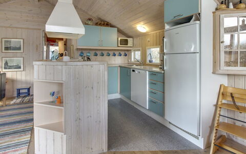 Klint - 1.7Km from the Sea: Appartement, Schaduw, Balkon, Stoel, Hek, Buitenmeubels, Aluminium, Kunstgras