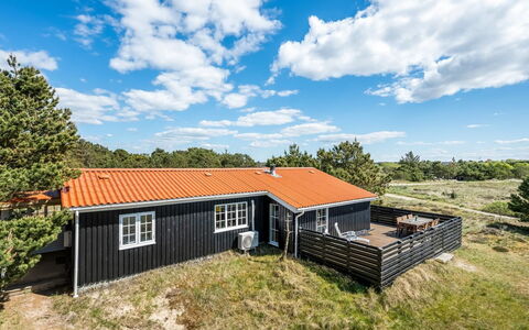 Neija - 800M from the Sea: Gras, Huis, Dak, Huis, Verblijf, Struik, Land Lot, Landelijk Gebied, Boerderij, Groundcover